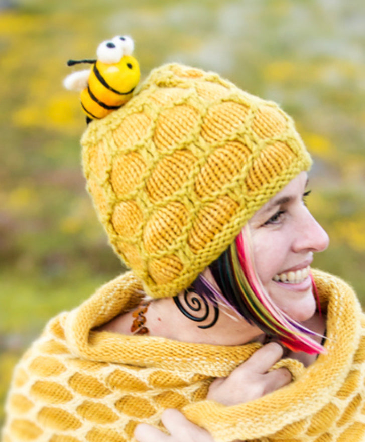 Cashmere/ Merino Honeycomb Hat w/ Hand felted Bee ? Pom 