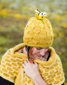 Cashmere/ Merino Honeycomb Hat w/ Hand felted Bee 🐝 Pom
