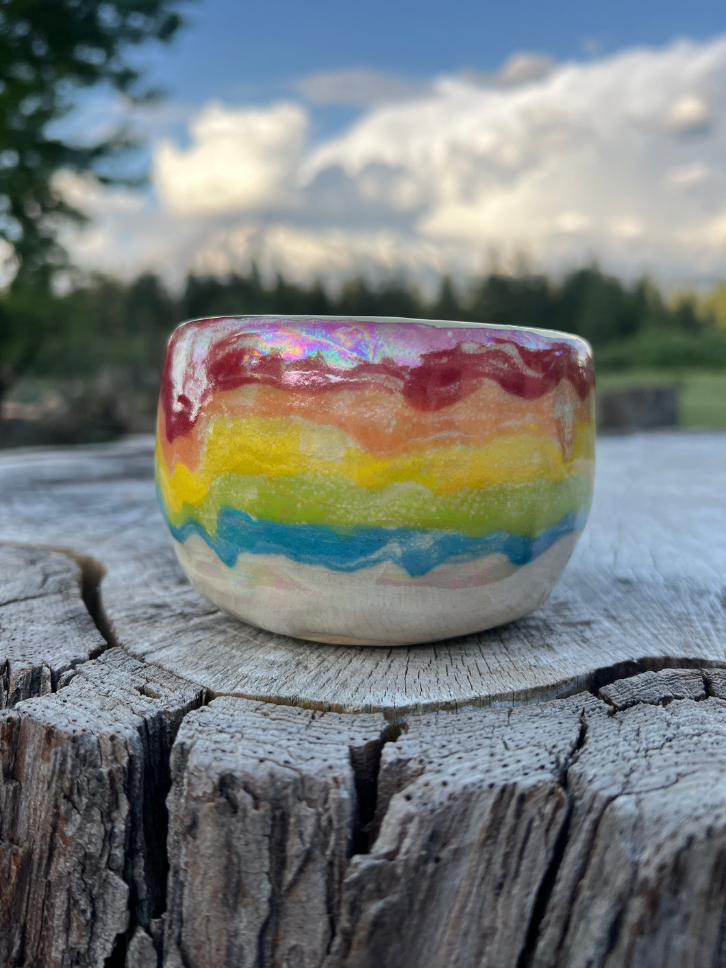 Gilded Rainbow 🌈 Mother of Pearl cup